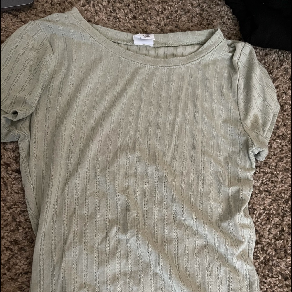 Tillys crop top